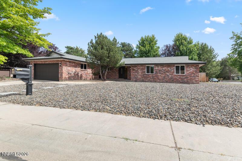Image 3: 1321 Clemens Drive (2 of 25)