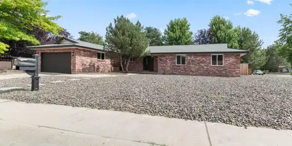 Image 3: 1321 Clemens Drive (2 of 25)