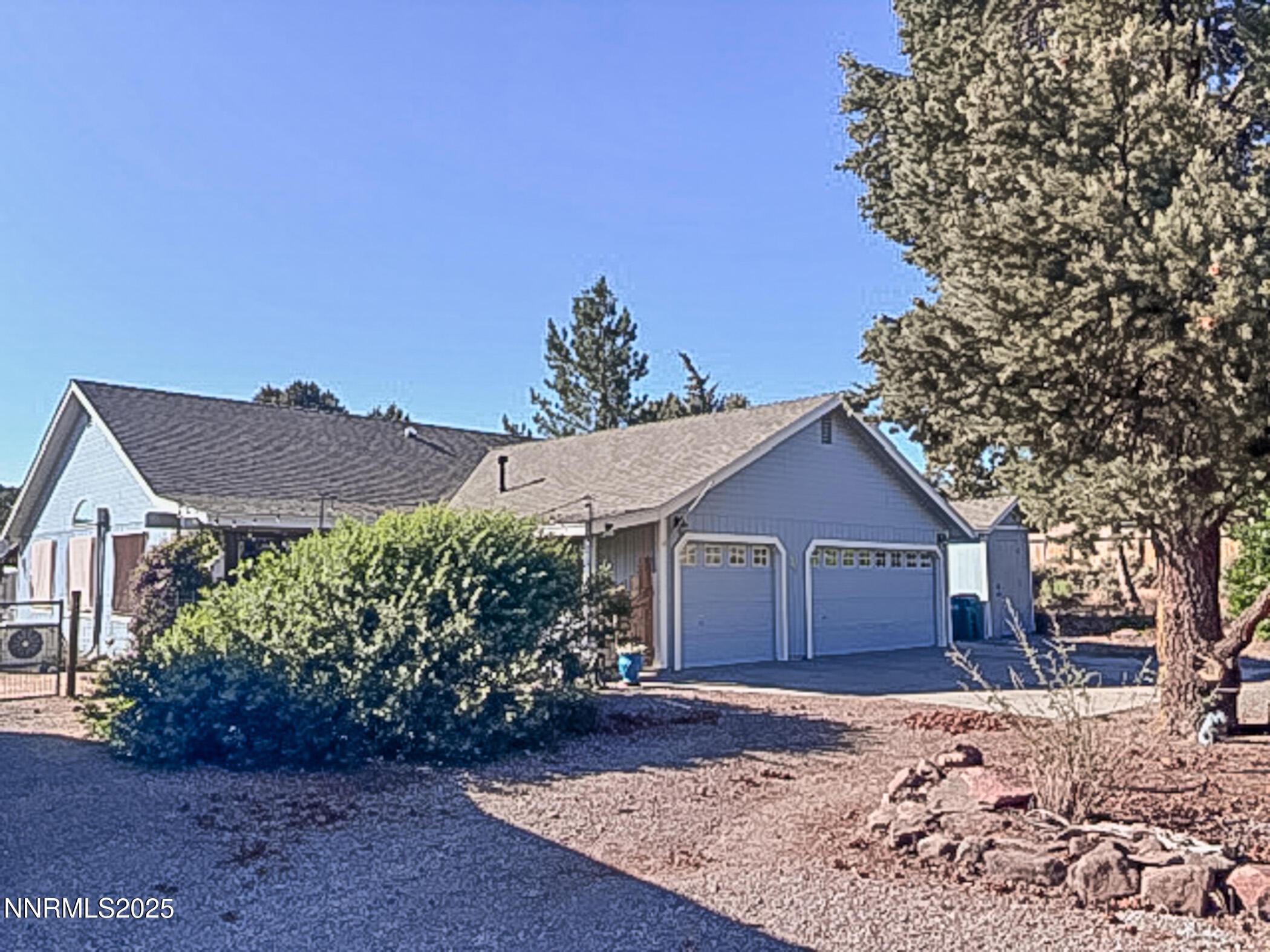 Image 2: Front of House 3