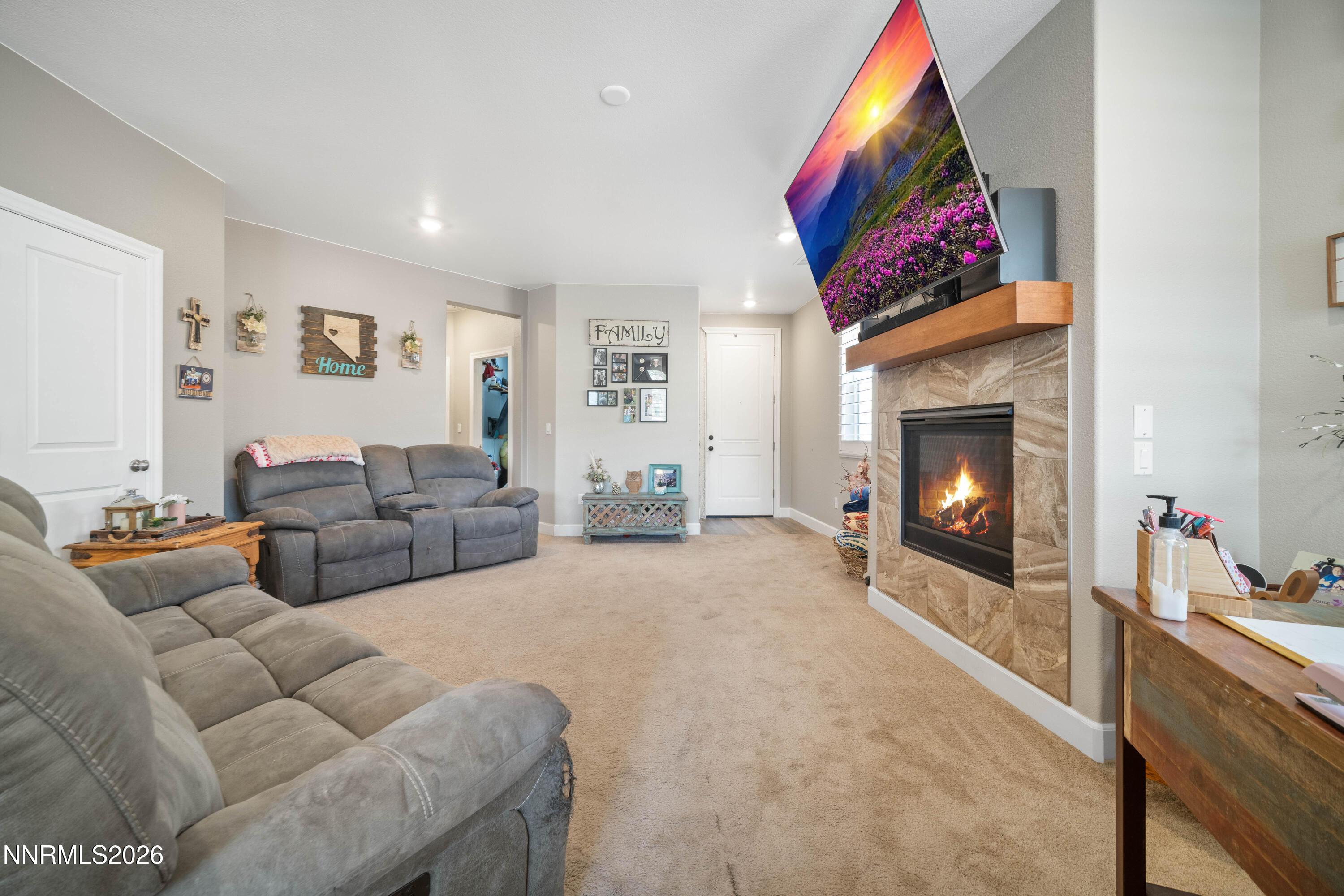 Image 4: 1135 Silver Coyote Drive (4 of 20)