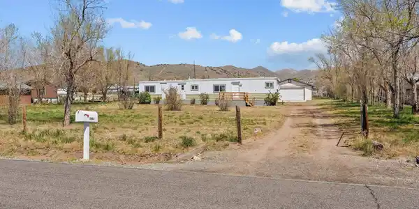 18805 Pinon
