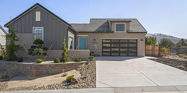 8726 Larkhaven Court