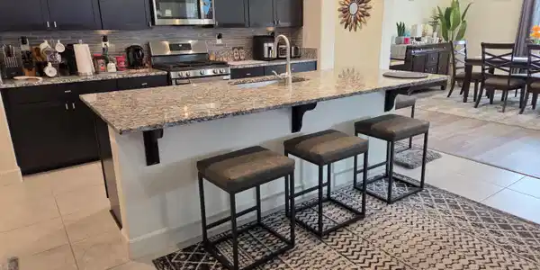 Image 4: Kitchen