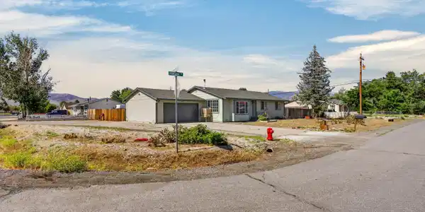 3950 Peregrine Circle