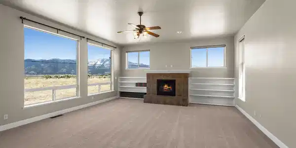 Image 4: actual Living Room