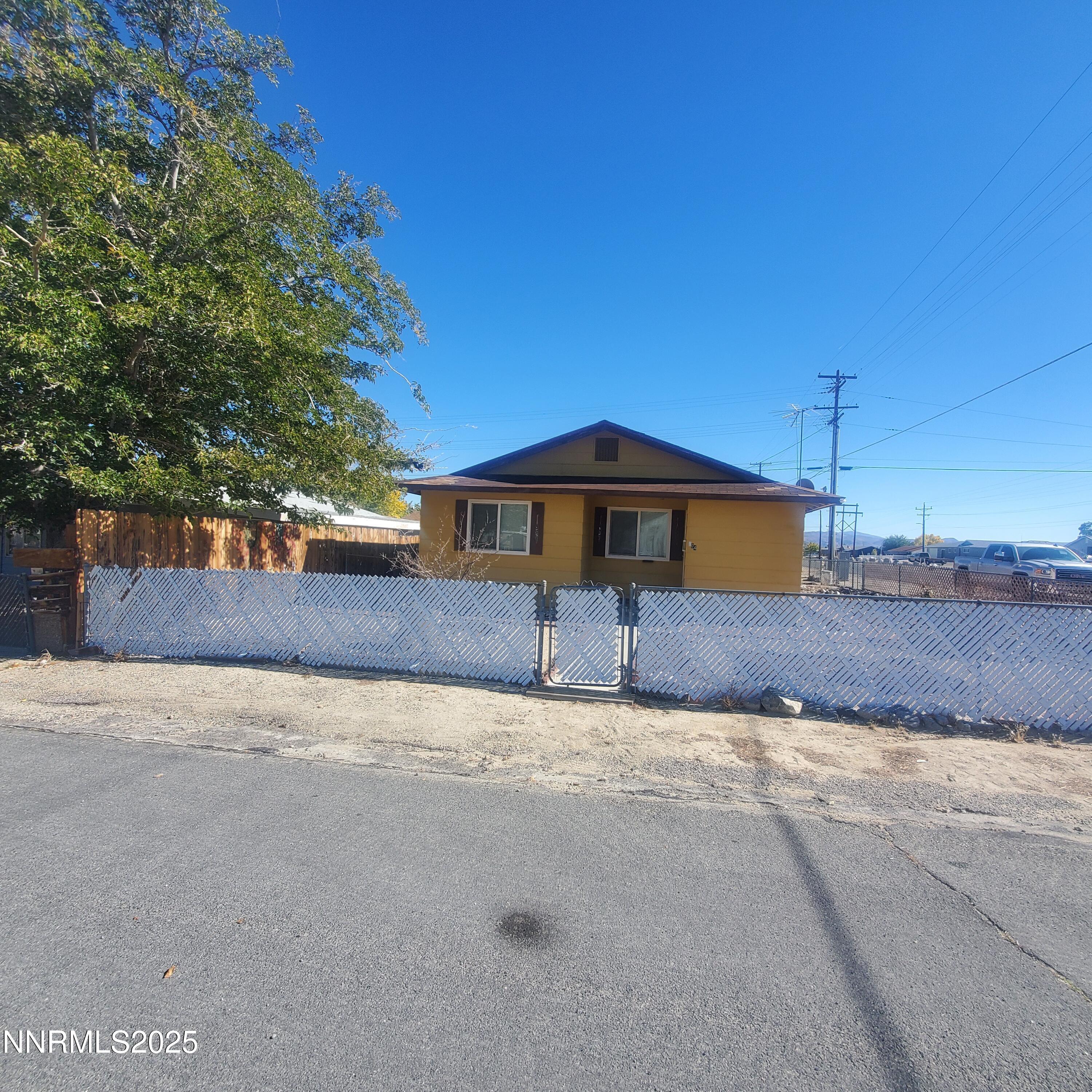 Image 2: 104 F st front door view