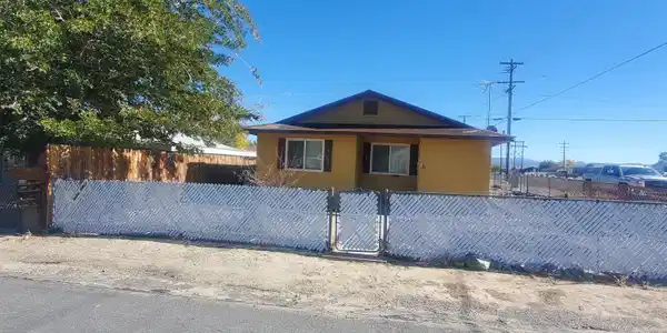 Image 2: 104 F st front door view