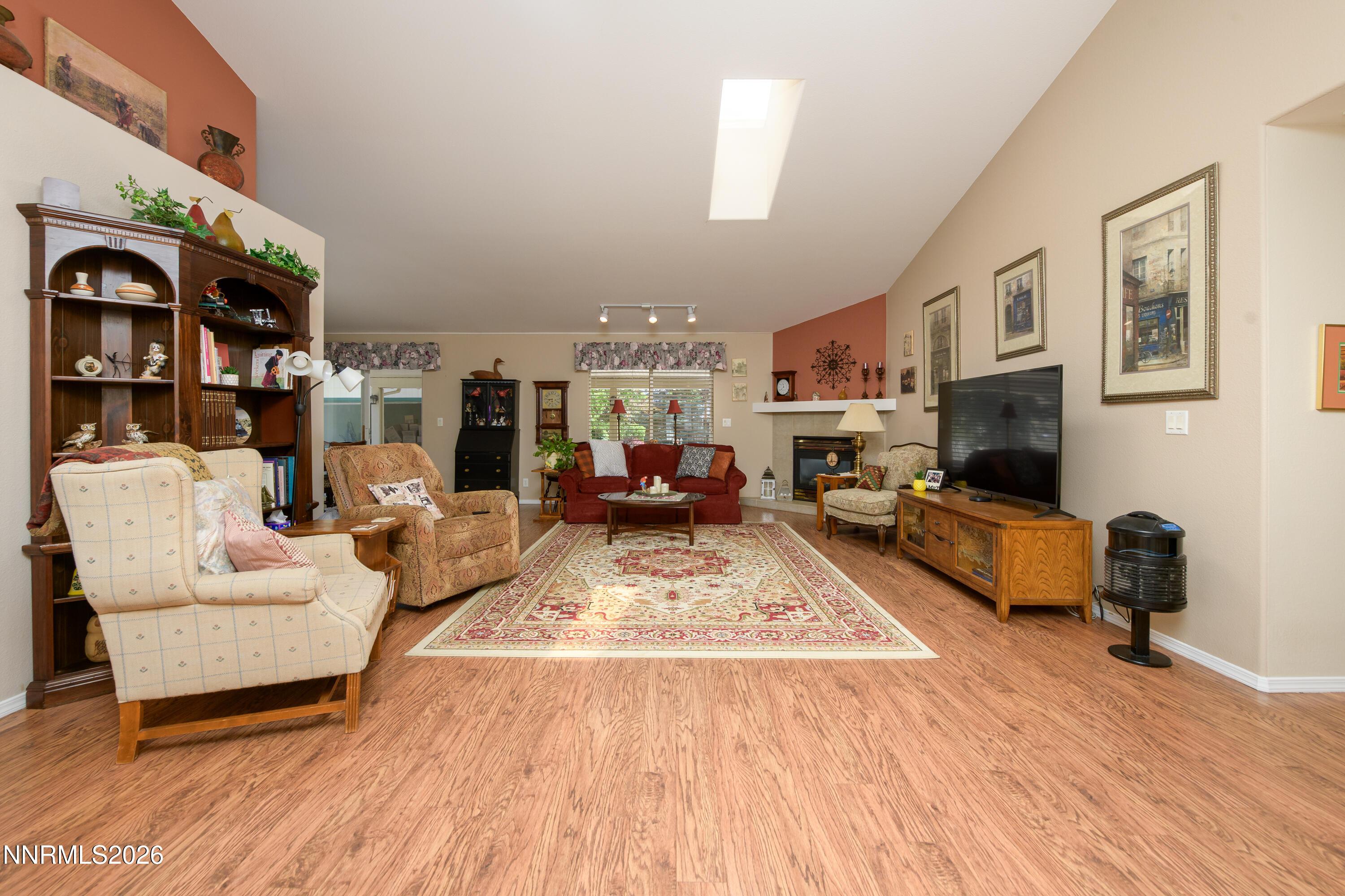 Image 3: 2875 Hot Springs Dr-14