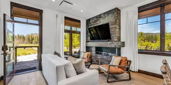 Image 2: 11-25 Beach Club Dr Unit 301 Stateline N