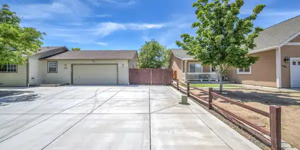 692 Lassen Way