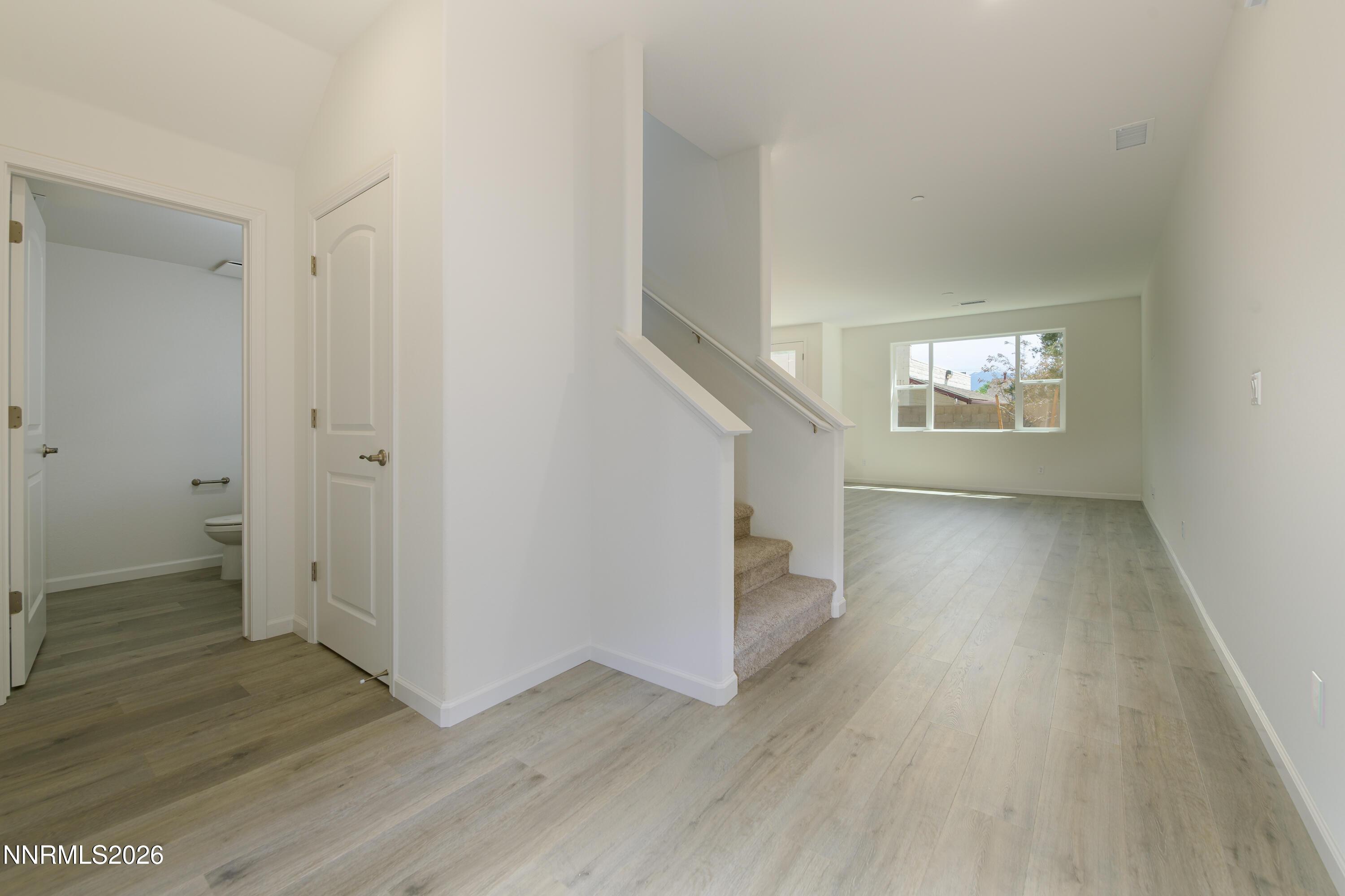 Image 4: 867 Furlong Dr-6