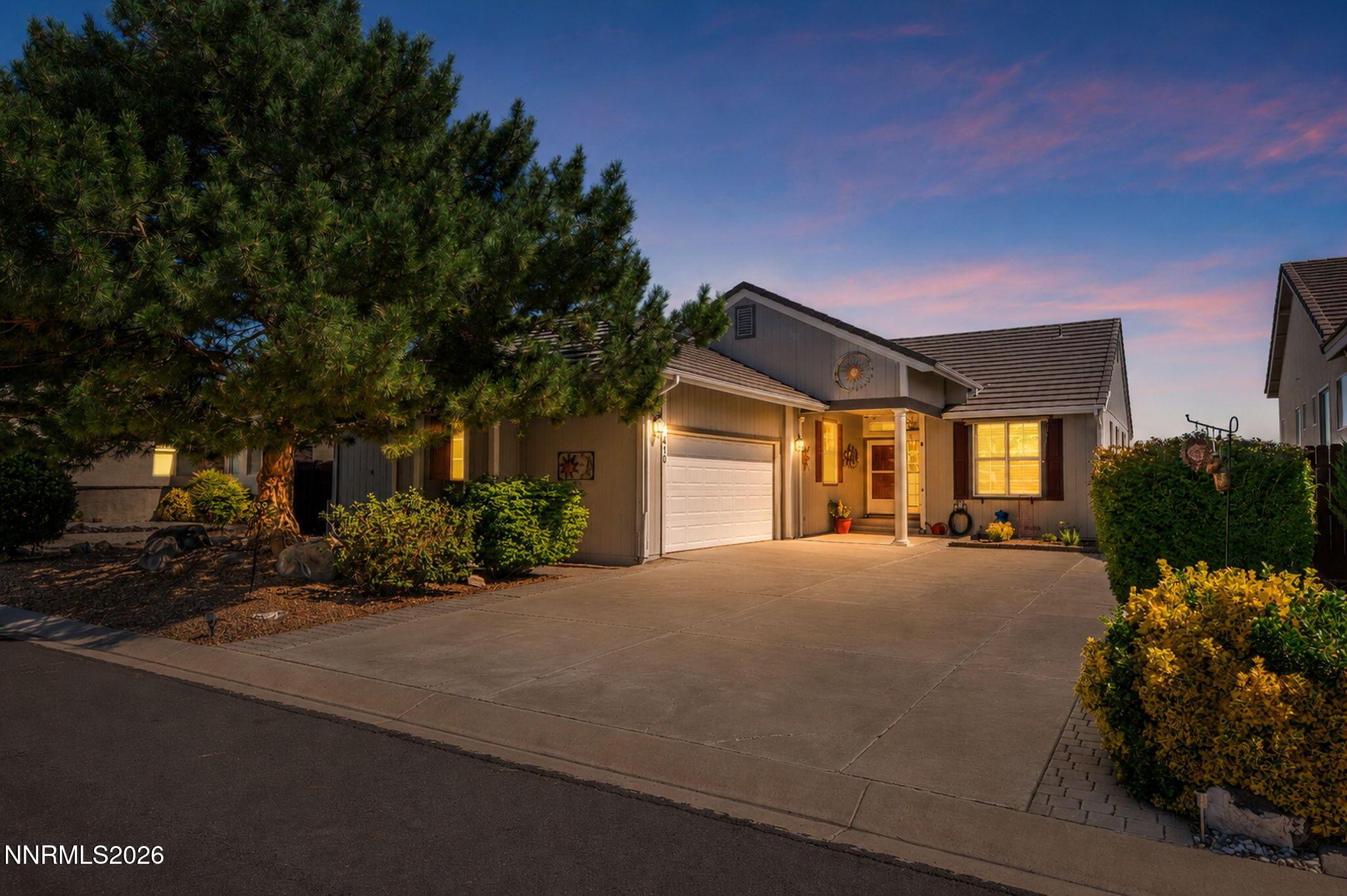 Image 2: 2-web-or-mls-DSC_8320_twilight_high_reso