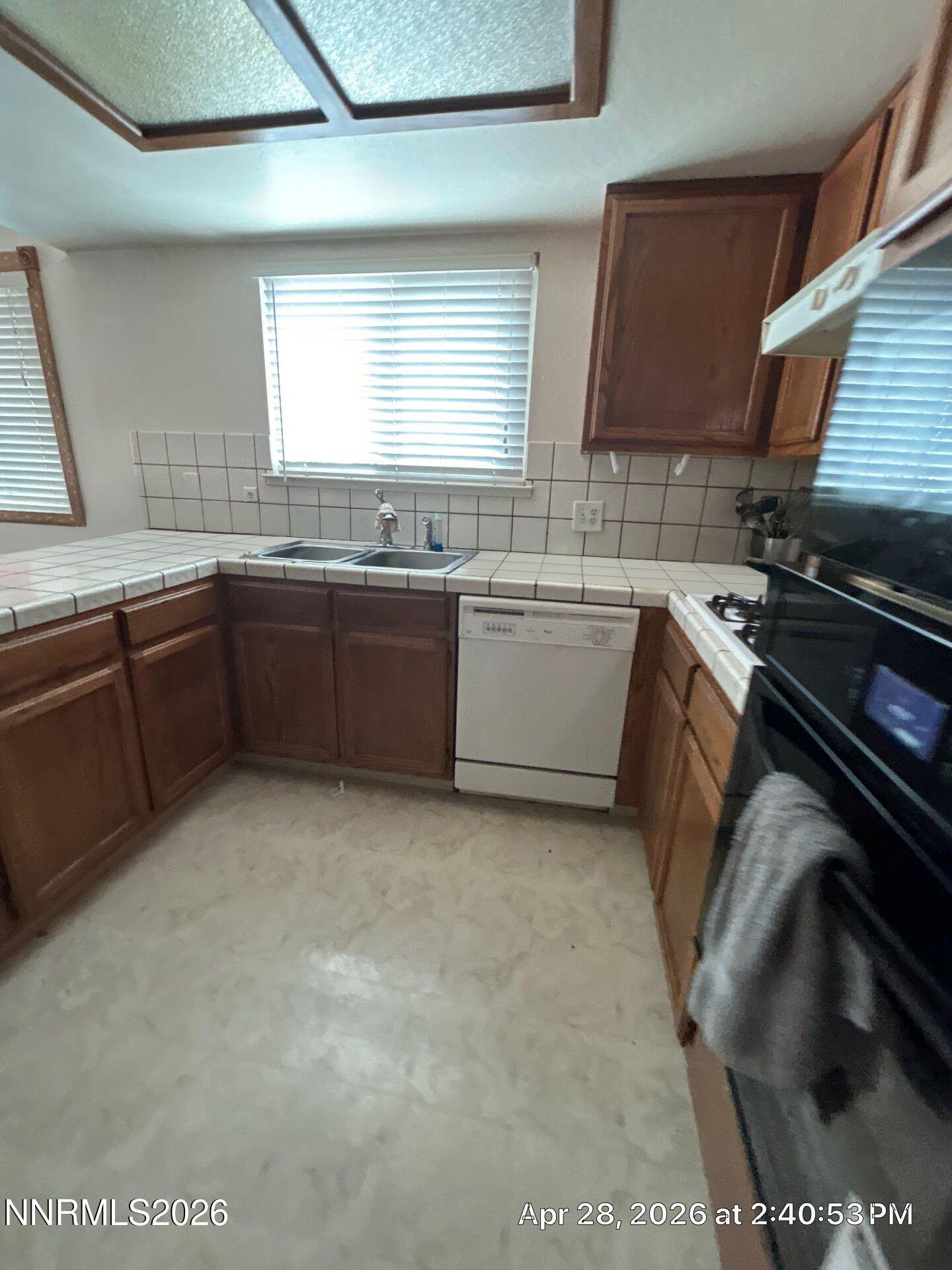 Image 4: Fairle-kitchen