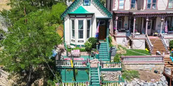 158 S B Street