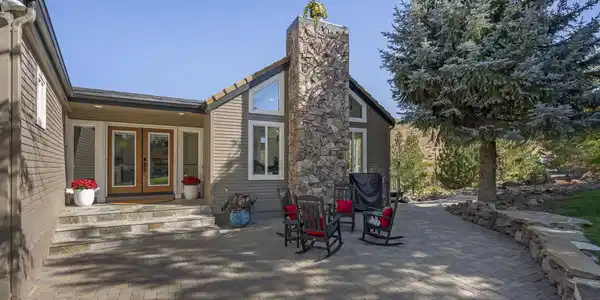2885 Erminia Road