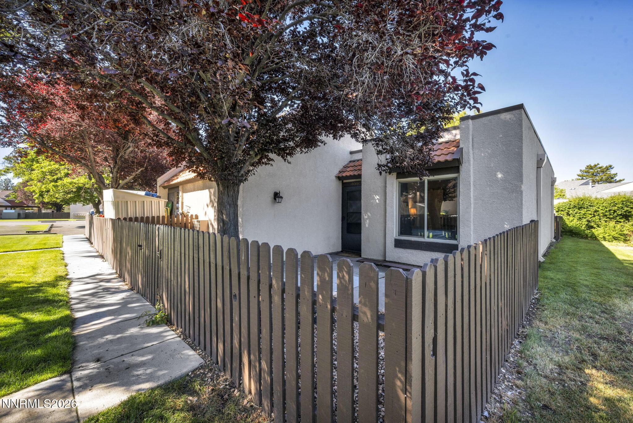 Image 2: 1000015682