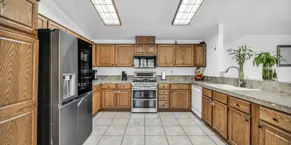 Image 2: 71-web-or-mls-1251-satellite-dr