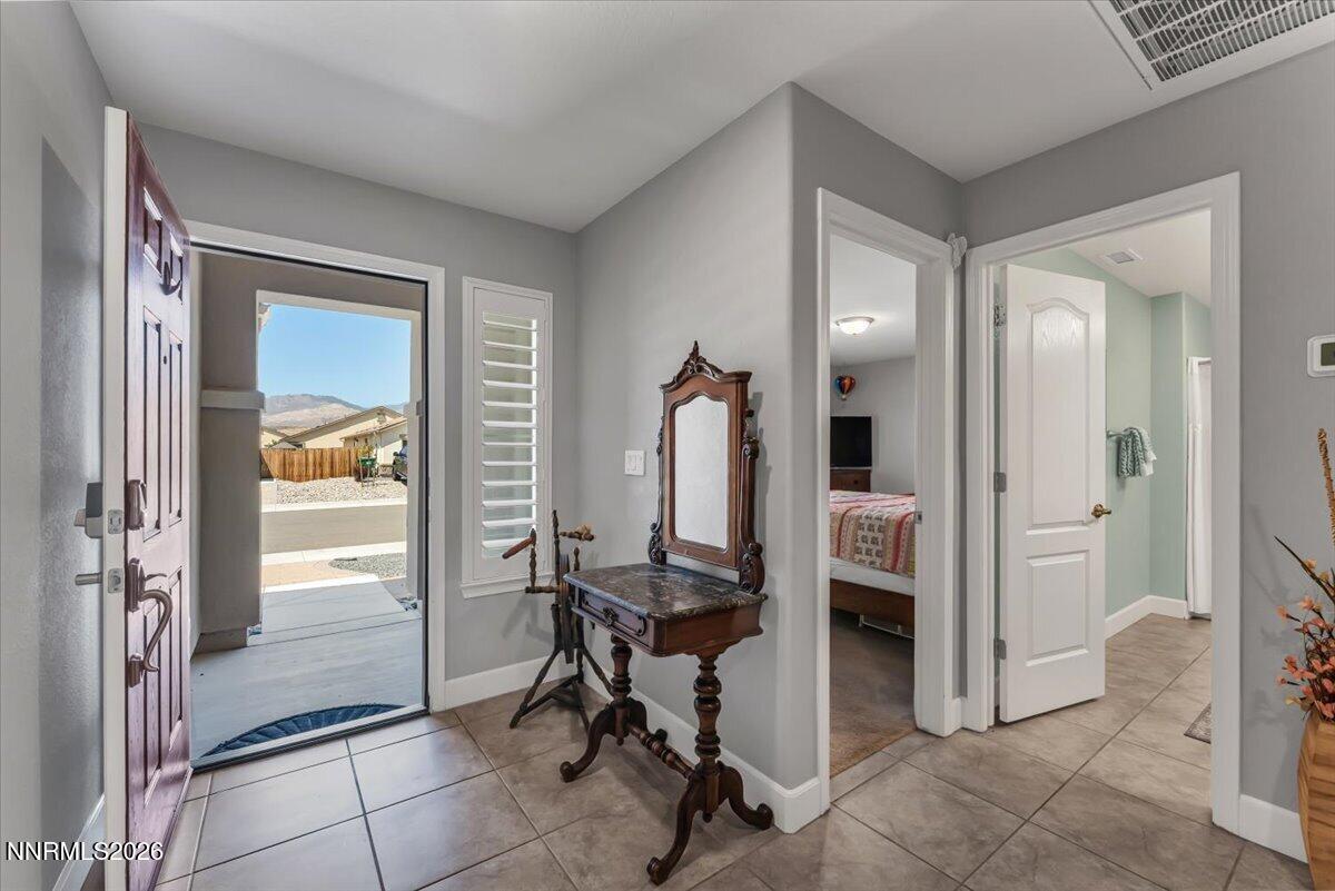 Image 4: 04-7101 Saddlehorn Rd Carson City NV 897
