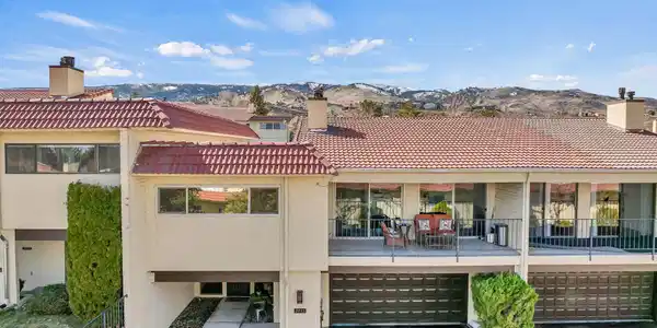 3445 Skyline Boulevard