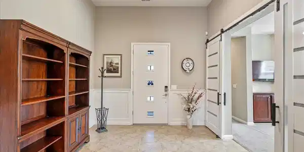 Image 4: Entry Way
