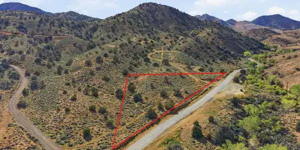 Image 2: 02-6 Mile Canyon-101