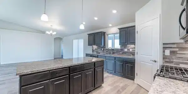 Image 4: Cascade - Kitchen 2