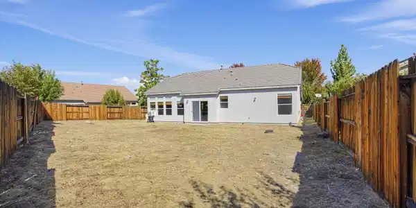 Image 4: Backyard