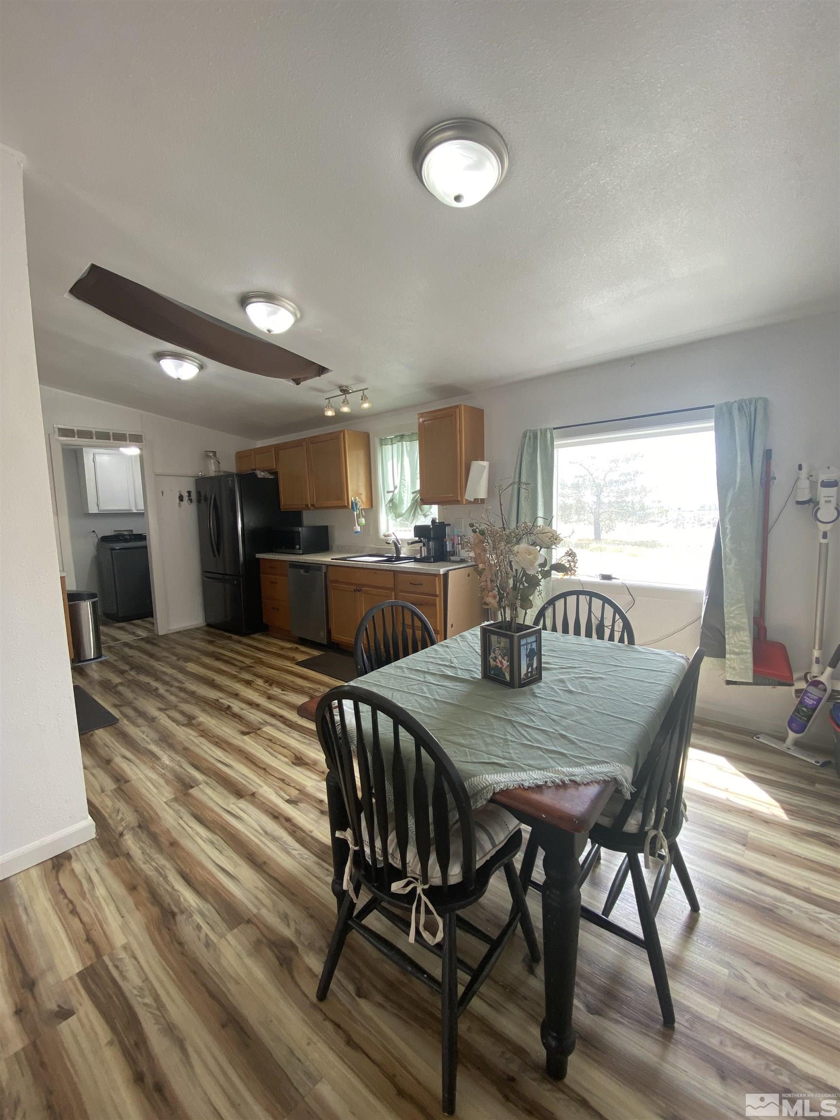 Image 3: Photo 4