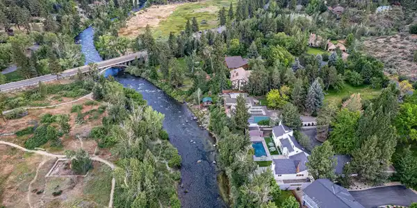 Image 2: 011-012-Aerial-1800x1200