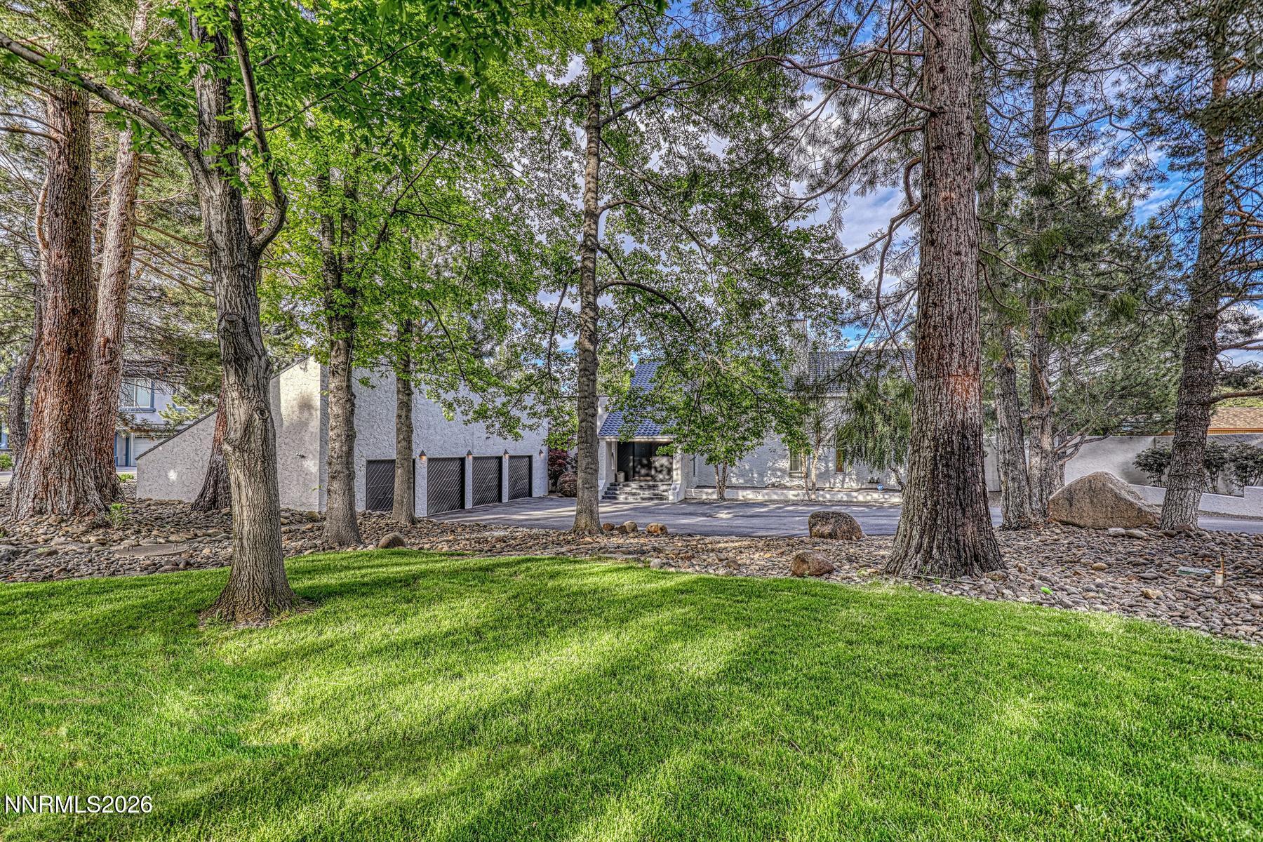 Image 3: 075-034-Exterior-1800x1200