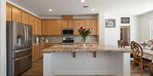 Image 4: 6-web-or-mls-9319 Bay-7