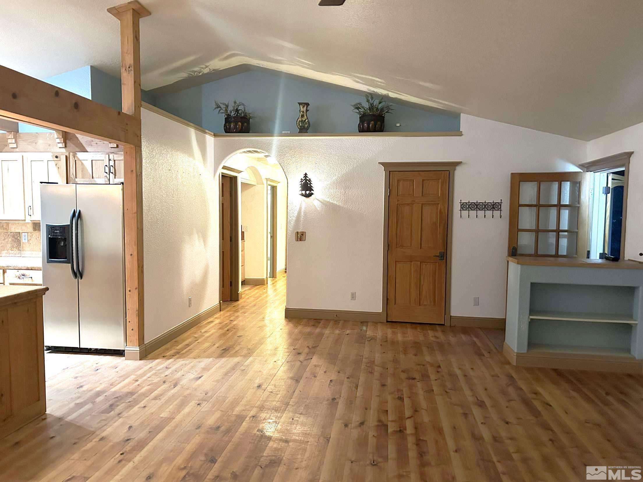 Image 3: Photo 3