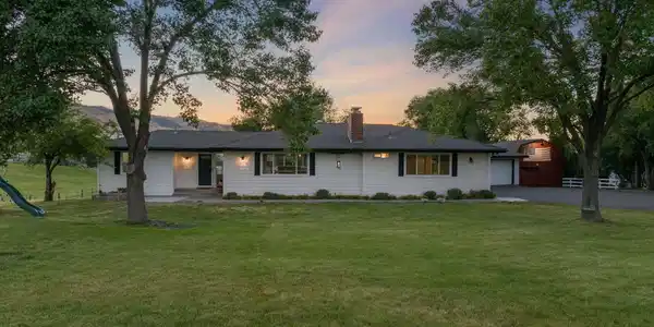 3855 Fairview Road