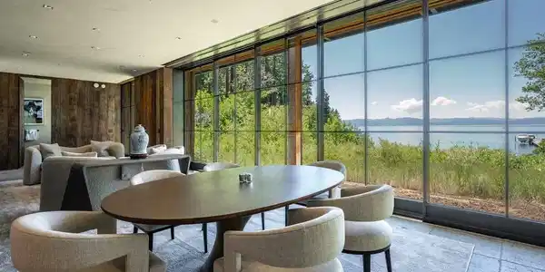 Image 4: Lakefront Cabana Dining Area