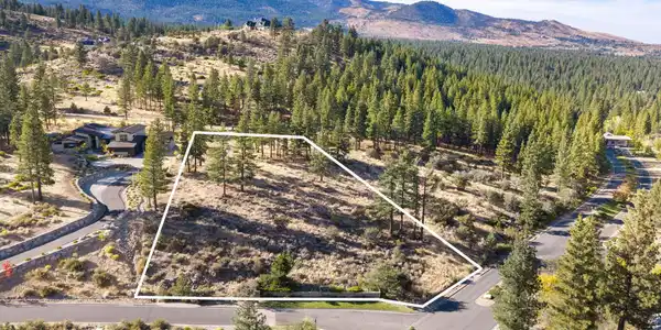 Image 2: 59-web-or-mls-DJI_20260923162329_0099_D