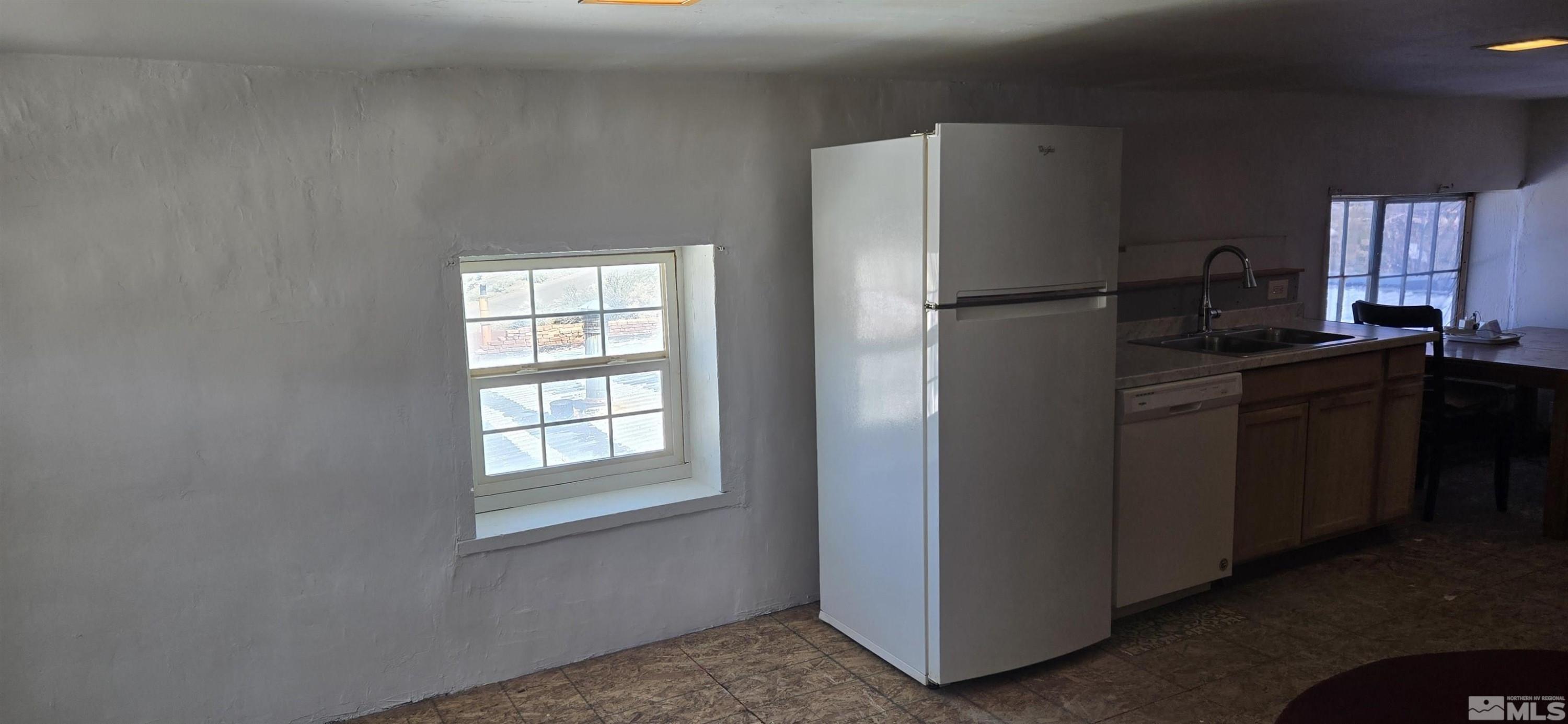 Image 3: Photo 3