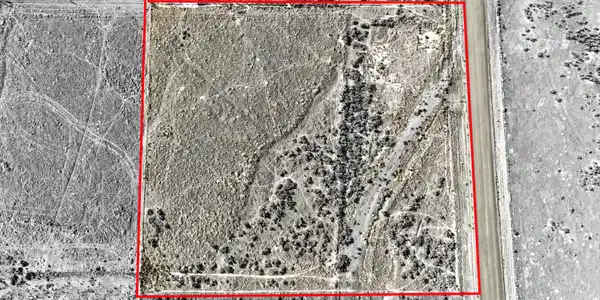 Image 3: 03