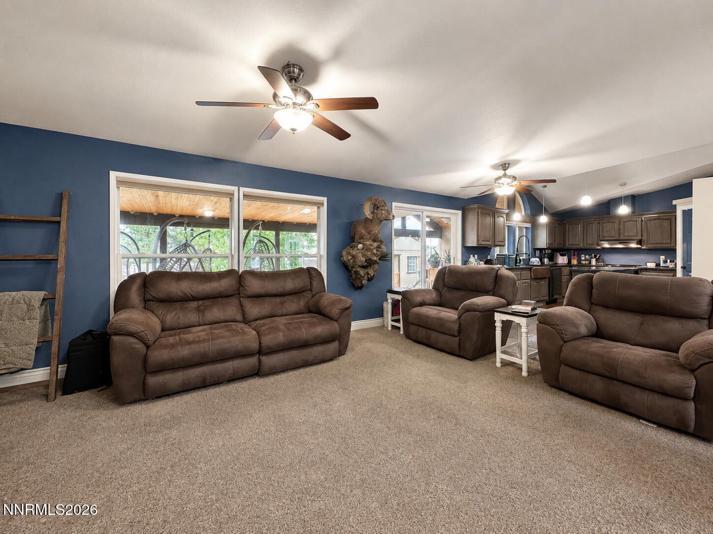 Image 2: 192DD487-05CA-4BED-933D-1EDF8D6718BD