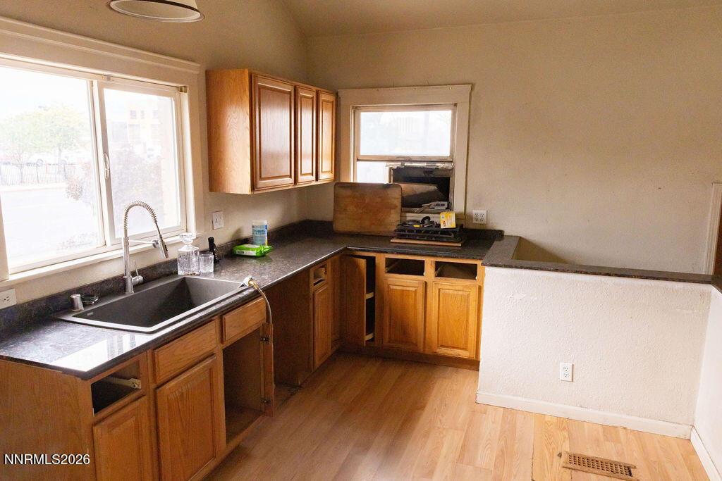 Image 4: 605QuincyStreet-3