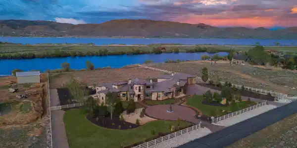18250 Lake Vista