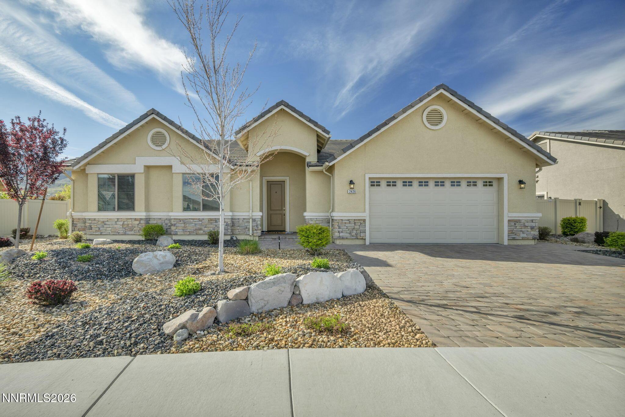 Image 2: 77-web-or-mls-2426-silver-maple-dr