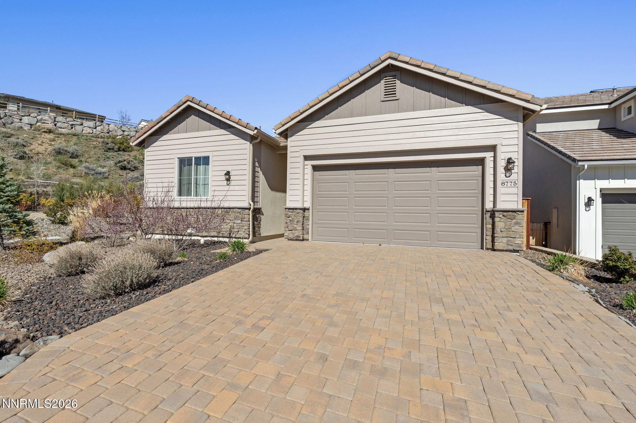 Image 2: 3-web-or-mls-DSC04460