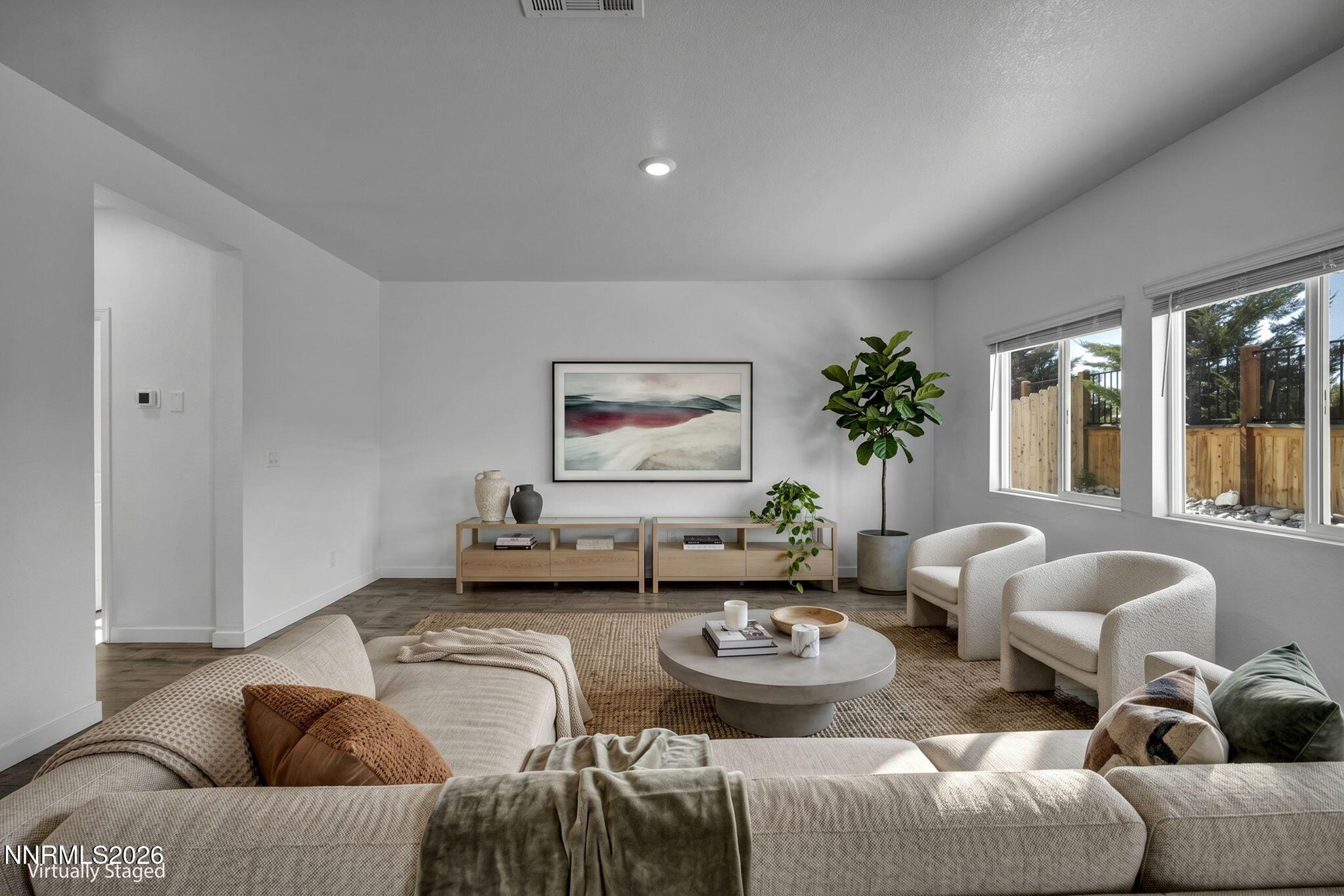 Image 2: 16-web-or-mls-8918-wolf-moon-dr staged