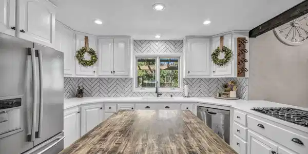 Image 2: 74-web-or-mls-620-renee-ct