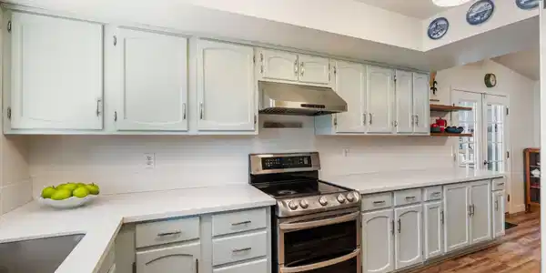 Image 2: 18-web-or-mls-DSC09108
