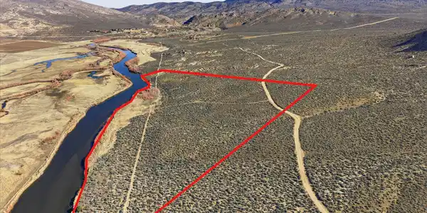 Image 2: 03-10281 Vicky Ln-102