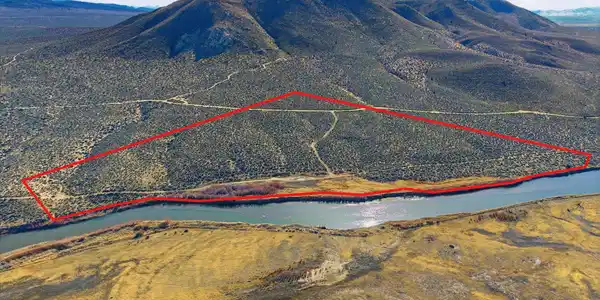 Image 4: 05-10281 Vicky Ln-104