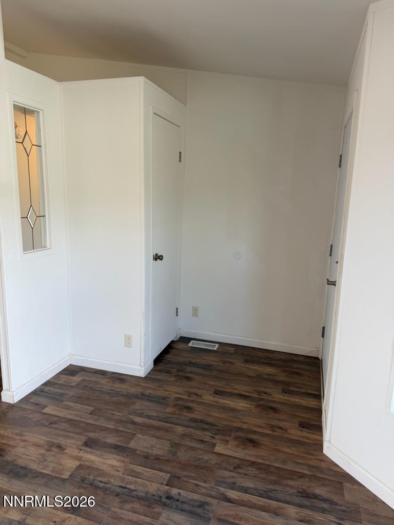 Image 4: front entry way