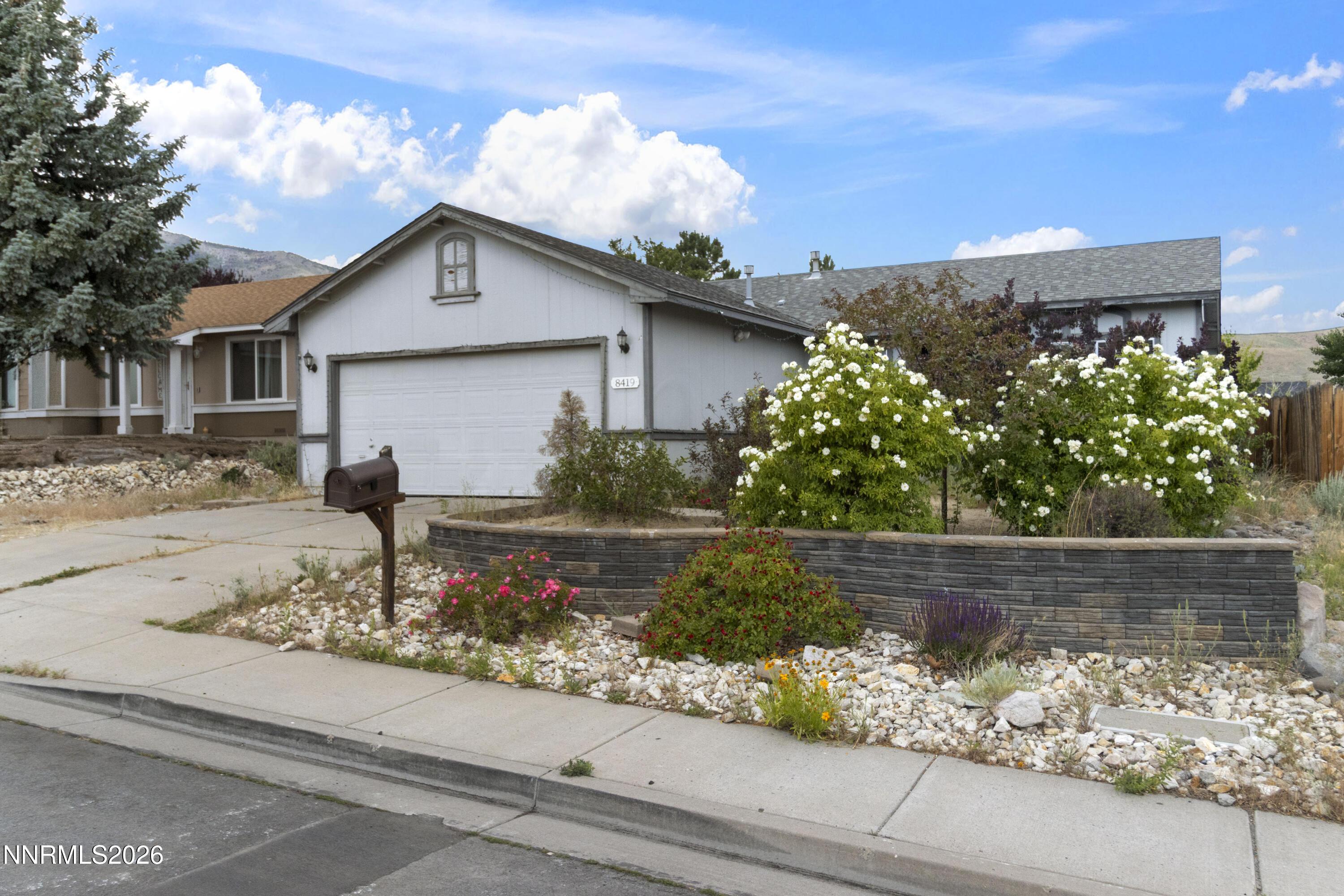 Image 2: 8419 Sopwith Blvd 02