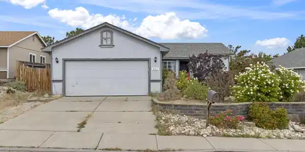 Image 3: 8419 Sopwith Blvd 03